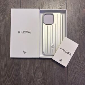RIMOWA Metallic Silver Phone Case 16 pro brand new 🆕